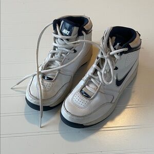 Nike High-Top Sneakers White with Navy youth size 3